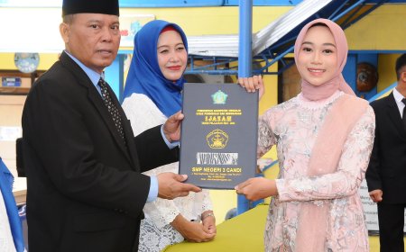 Fly To The Moon dalam Pelepasan Kelas 9 SMP Negeri 3 Candi Tahun 2024