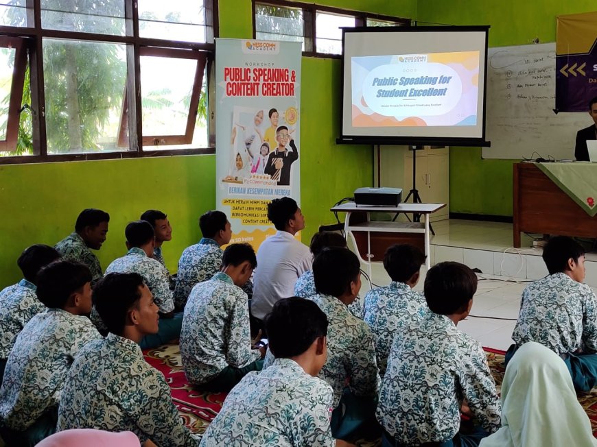 KEGIATAN SMPN SATU ATAP JABON PUBLIC SPEAKING & CONTENT CREATOR