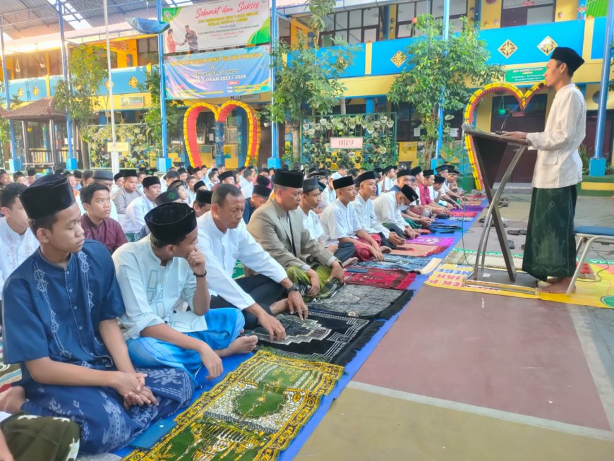 Membangun Kebersamaan dan Ketakwaan Melalui Shalat Idul Adha 1445 Bersama Keluarga Besar SMP Negeri 3 Candi