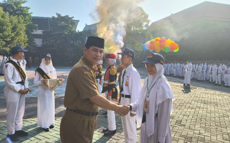 Penuh Riang Gembira MPLSPDB di SEKOLAH SANG JUARA - SMP NEGERI 2 SIDOARJO
