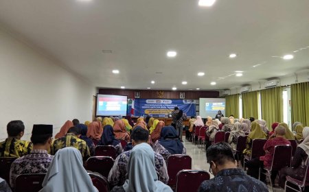 Kegiatan Pengembangan Keprofesian Berkelanjutan (PKB) bagi Kelompok Kerja Guru (KKG) dari Gugus SD 1, 2, dan 3 Kecamatan Sukodono