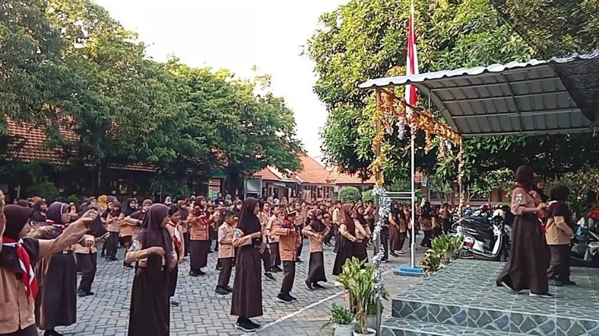 Senam Ceria di SDN Lemahputro 1 Sidoarjo: Menjaga Kebugaran dan Kekompakan