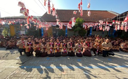 UPACARA MEMPERINGATI HARI PRAMUKA KE-63 DI SDN GEMURUNG_GEDANGAN