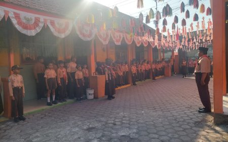 Pelaksanaan Upacara Hari Pramuka Di SDN Kedungrejo 1