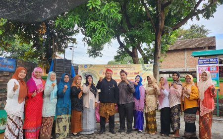 Peringatan Hari Kartini 2024 di SDN Watutulis 1