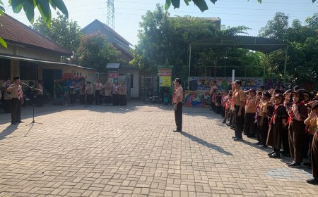 UPACARA PERINGATAN HARI PRAMUKA DI SDN GANTING KEC. GEDANGAN
