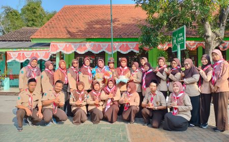 Kegiatan Apel Peringatan Hari Pramuka Dunia di SDN Suko