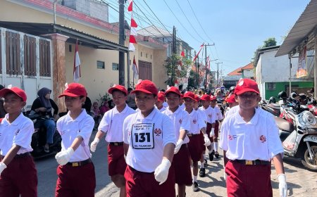 SDN Medalem ikut memeriahkan lomba gerak jalan di tingkat kecamatan Tulangan