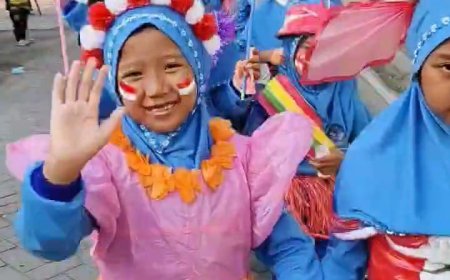 Siswa - siswi SDN Bogempinggir Antusias Ikuti Jalan Sehat