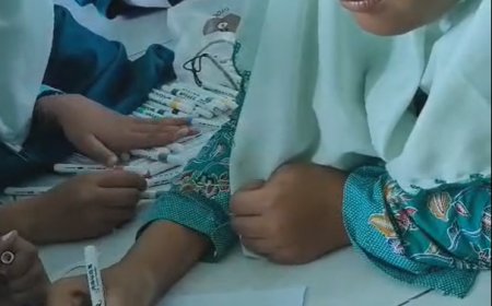 Berkreasi pada Momen Lomba Mading Kelas