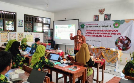 Pencapaian Luar Biasa, Para Guru Di SDN Dukuhsari 1 Berhasil Memposting 7 buah Berita Kegiatan Sekolah Sekaligus Dalam 1 Hari di Portal MeDSoS (Media Digital Sekolah Sidoarjo) Saat In House Training Literasi Bersama Coach Herry Supriyanto.