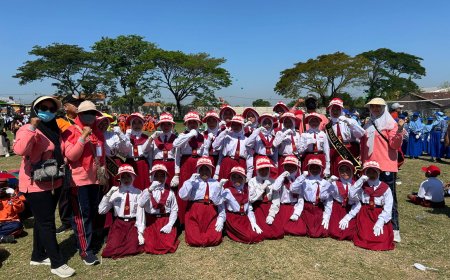 Merdeka.......!!! Semangat Peserta Gerak Jalan SDN Gading ditingkat Kecamatan