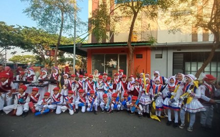 Semarak Drumband SDN Trosobo 1 Warnai Karnaval Jalan Sehat HUT RI ke-79 Desa Trosobo"