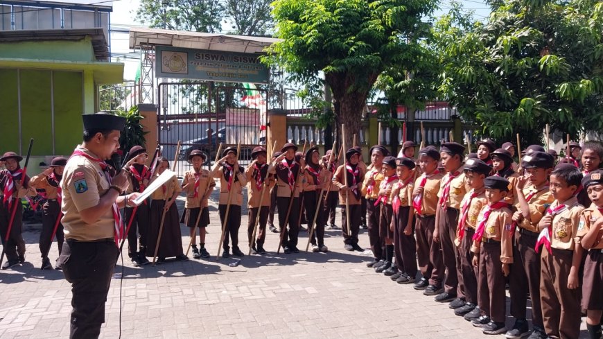 UPACARA PENERIMAAN TAMU GALANG GUGUS DEPAN 18.001-18.002 PANGKALAN SDN KEDUNGREJO WARU: Melalui Penggalang Wujudkan Generasi Muda Yang Adaptif, Kompetitif dan Cakap