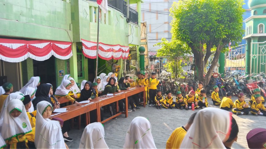 Lomba memperingati Hari Kemerdekaan Republik Indonesia di SD Ma'arif Ketegan