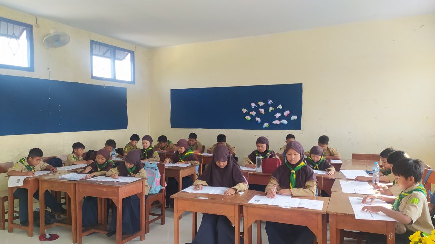 Siswa SD Muhammadiyah 1 Krembung Antusias Ikuti Asesmen Sains Road to KSNR 2024