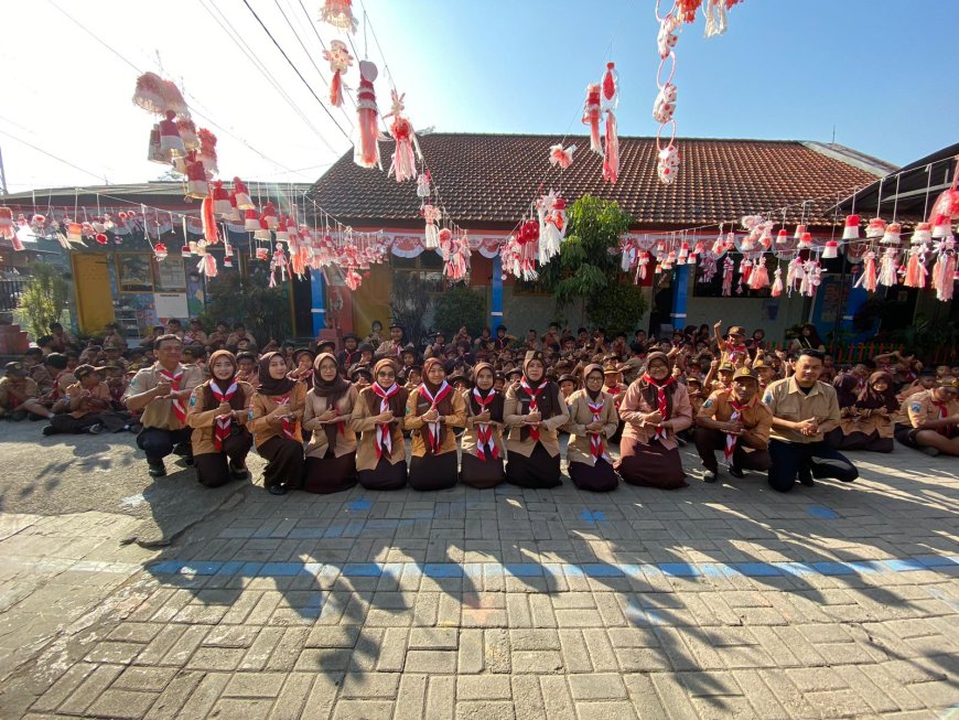 UPACARA MEMPERINGATI HARI PRAMUKA KE-63 DI SDN GEMURUNG_GEDANGAN