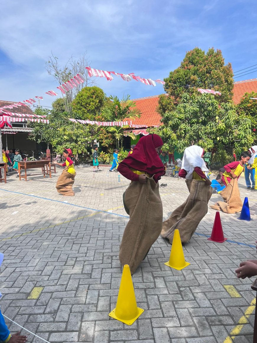 Lomba HUT Kemerdekaan RI di SDN Cemandi