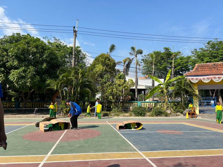 Lomba Balap Kardus untuk Memperingati HUT Kemerdekaan Republik Indonesia di SDN Bligo