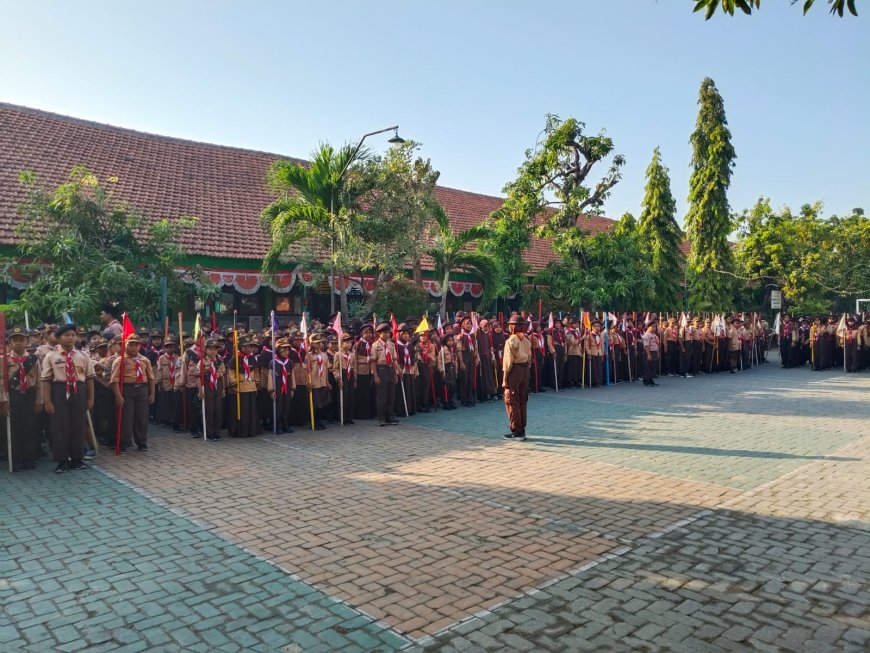 Kegiatan Apel Peringatan Hari Pramuka Dunia di SDN Suko