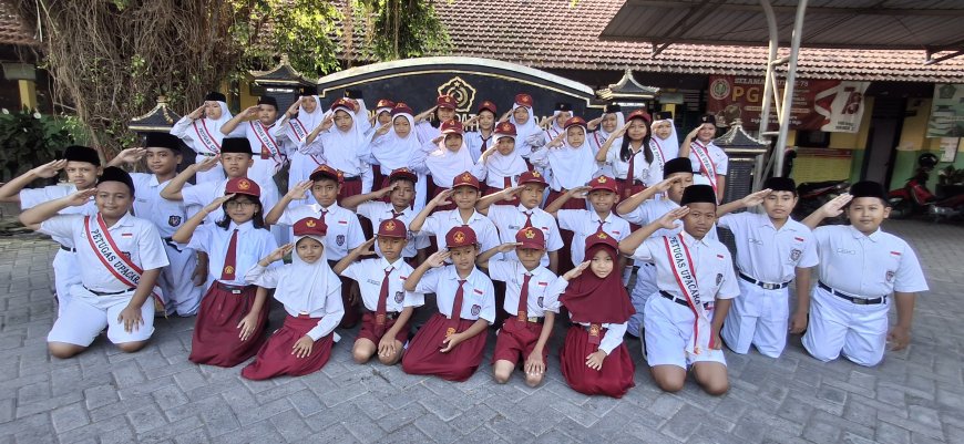 SDN Seduri 2 Memperkuat Karakter Siswa melalui Upacara Bendera Rutin