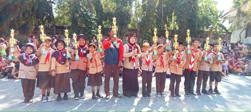 4 Piala Pramuka Siaga Pertama SDN Cemengbakalan 1 Sidoarjo