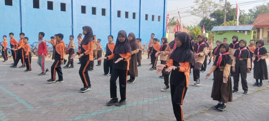 Jumat Sehat Tingkatkan Kebugaran Siswa SDN Mojorangagung
