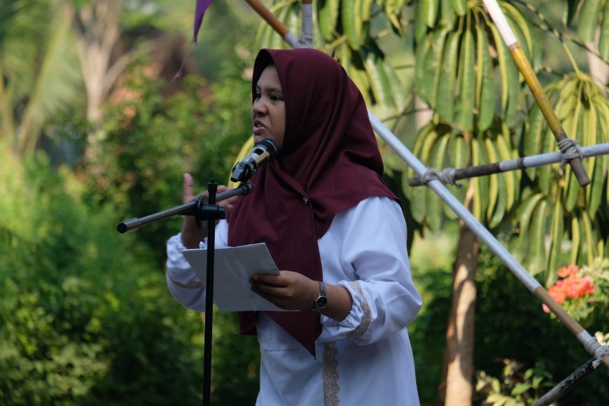 Santri SMP Bilingual Terpadu 2 Unjuk Bakat dalam Lomba Cipta Baca Puisi