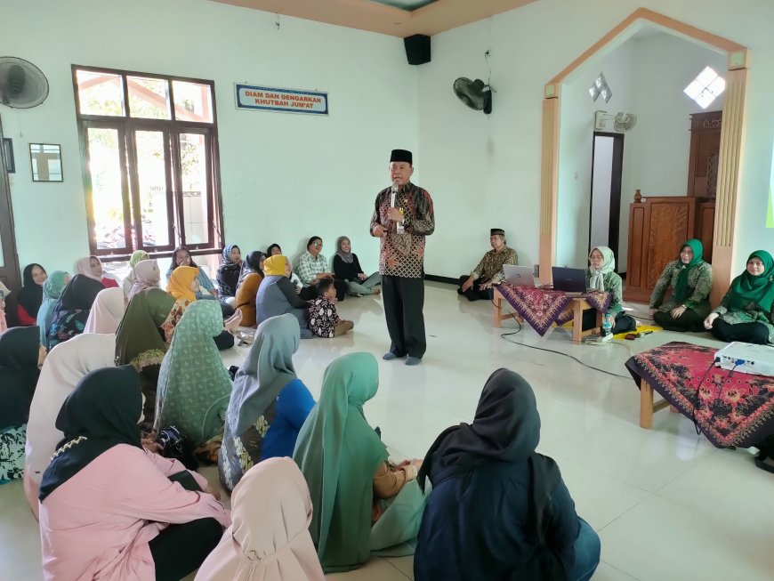 Sukseskan Program Sekolah Melalui Sosialisasi Wali Murid