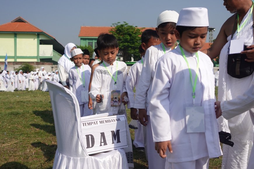 MasyaAllah !!! 540+ Peserta Didik SD Al-Ishlah Rejeni Sangat Antusias Melaksanakan Manasik Haji Cilik