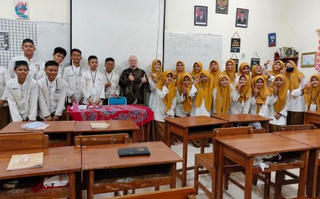 Keseruan Belajar Bahasa Inggris Peserta Didik SMP Asa Cendekia