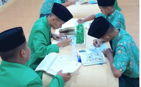 Budayakan Minat Baca Lewat Kunjungan Perpustakaan di Ocean Library SMP Bilingual Terpadu 2