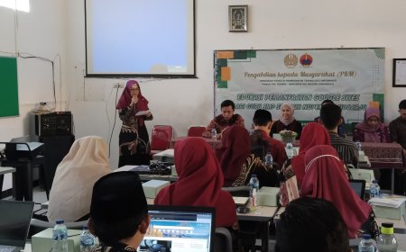 Dosen Unesa Berdayakan Guru SMP Sepuluh Nopember Sidoarjo melalui Workshop Media Pembelajaran