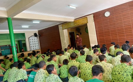Gelar Peringatan Rabu Wekasan, SMP Hasjim Asj'ari Tulangan Tanamkan Nilai Spiritual dan Budaya pada Peserta didik