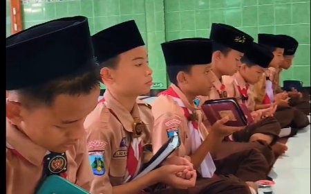 Tanamkan Sikap Berani Terjun ke Masyarakat Lewat Khataman Gozaliyah Santri SMP Bilingual Terpadu 2