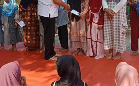 Kegiatan Sholat Dhuha dan Jum'at Berbagi di SDN Bogempinggir
