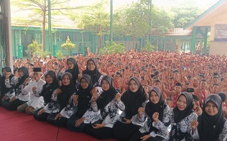 Kajian Rutin Sabtu Pahing di SMPN 1 Krembung