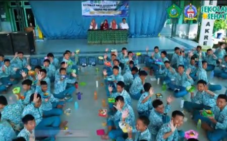 GERAKAN AKSI BERGIZI SERENTAK SMP NEGERI 1 KREMBUNG TAHUN 2024