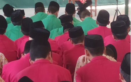 Ngaji Bareng Gus Ulil Bahas Pentingnya Circle Pergaulan dan Adab Penuntut Ilmu