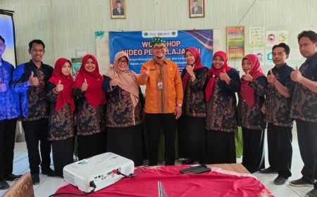 Antusias Dewan Guru SDN Kupang Jabon dalam Mengikuti Workshop Video Pembelajaran