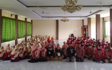 Seminar "Suara Demokrasi" oleh KPU RI di SMP Bilingual Terpadu 2