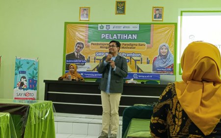 PELATIHAN PEMBELAJARAN DENGAN PARADIGMA BARU MENGAJAR GAYA MOTIVATOR SMP NEGERI 1 PRAMBON