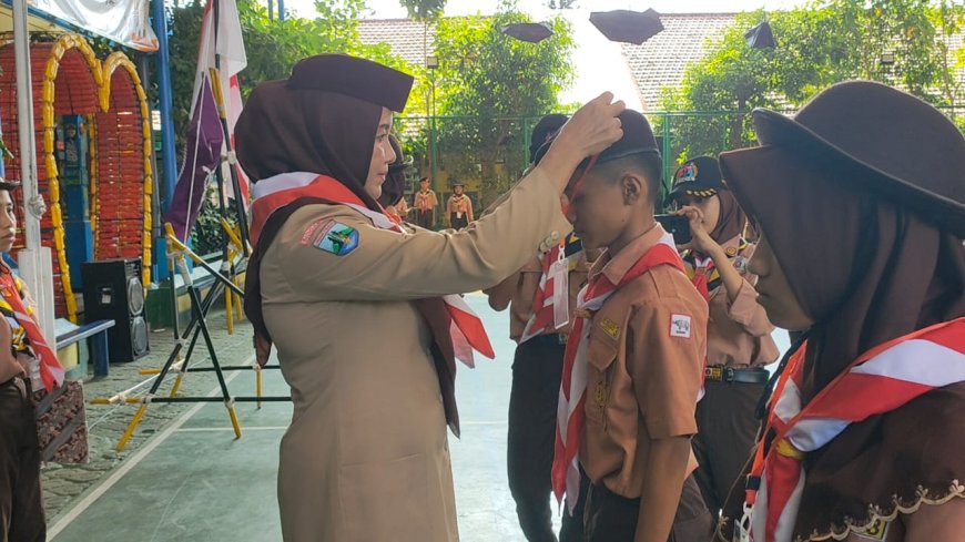 Bangun Karakter Mulia melalui Kegiatan Persami di SMP Negeri 3 Candi