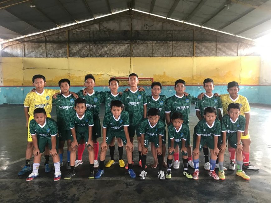 MEMBENTUK KARAKTER BAIK MELALUI KEGIATAN EKSTRAKURIKULER FUTSAL DI SMP PGRI 7 SEDATI