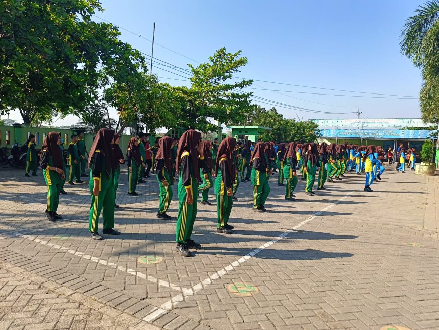 GERAKAN AKSI BERGIZI SMP NEGERI 2 PORONG “Masa Depan Sehat, Masa Depan Cerah”