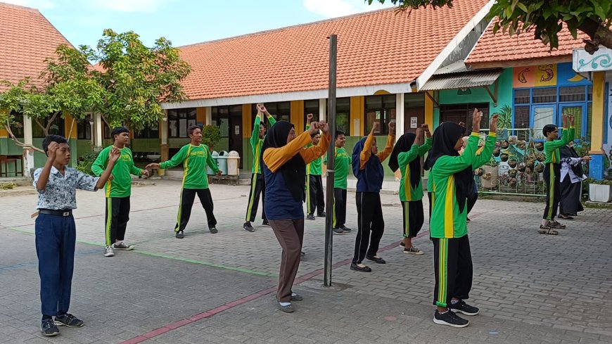 Aksi Gizi Serentak 2024 di SMP PGRI 2 Porong : Ciptakan Kesadaran Hidup Sehat dan Cerdas