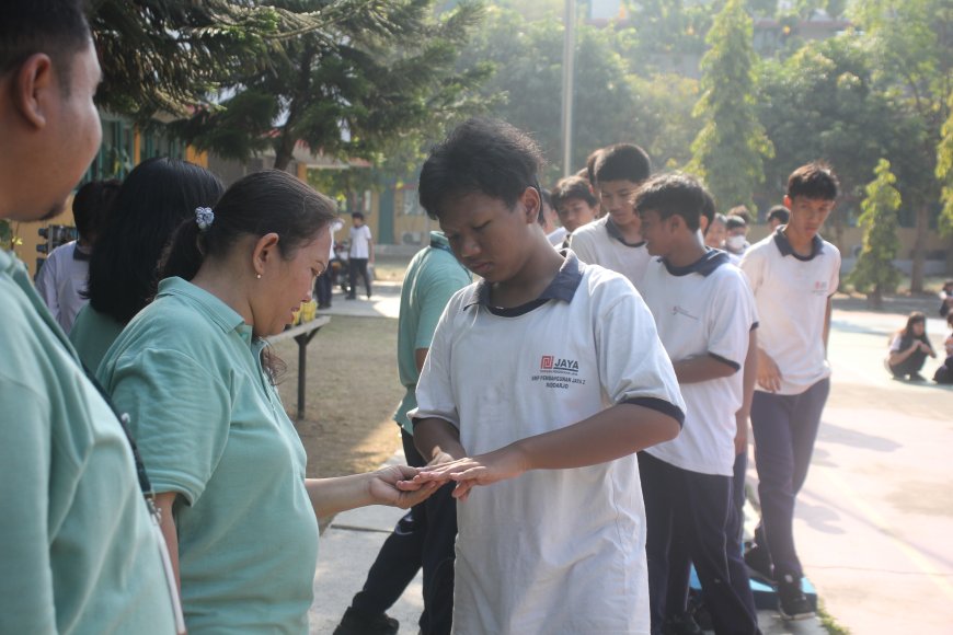 Aksi Bergizi SMP Pembangunan Jaya 2 Sidoarjo: Komitmen untuk  Membentuk Generasi yang Sehat dan Cerdas