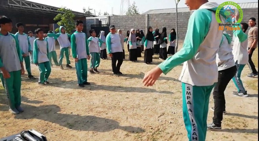 Aksi Gizi di SMP Alam Al Izzah Krian, Sidoarjo: Badan Sehat Otak Cerdas