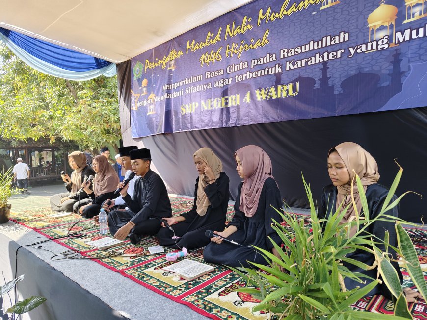 Peringatan Maulid Nabi Muhammad SAW 1446 Hijriah di SMP Negeri 4 Waru