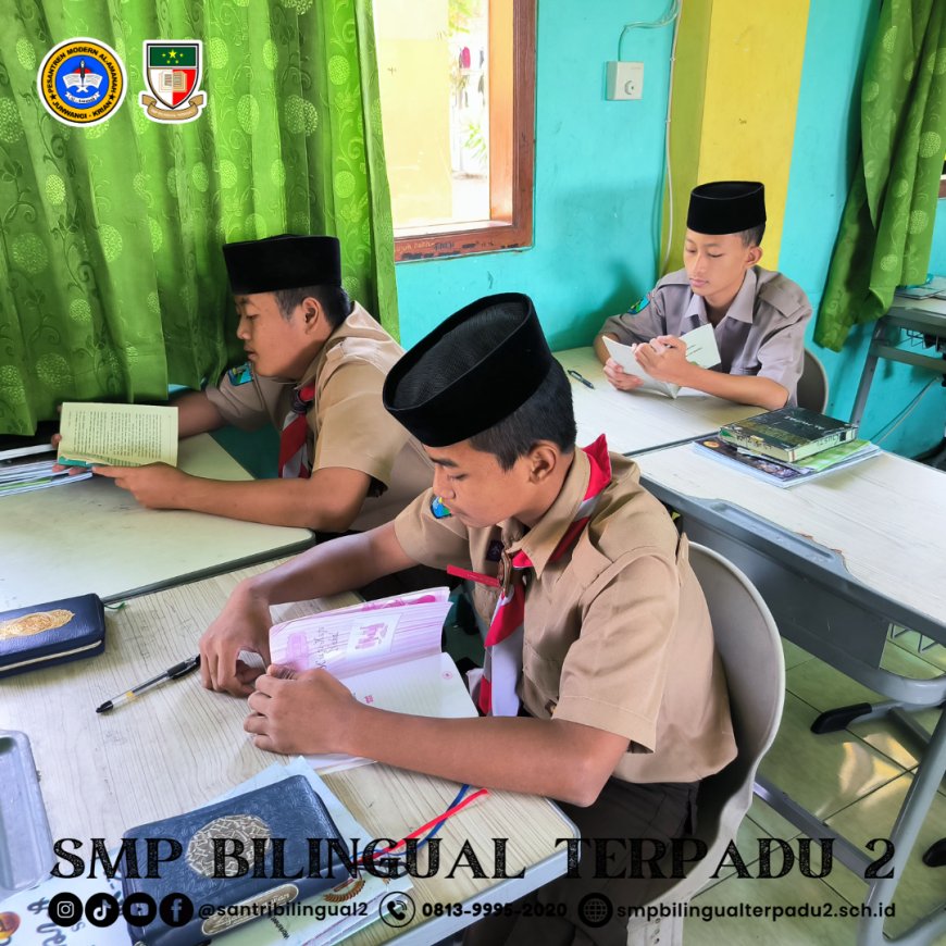 SMP Bilingual Terpadu 2 Gelar Kegiatan Mengulas Buku Serempak untuk Peringati Hari Literasi dan Hari Kunjung Perpustakaan 2024